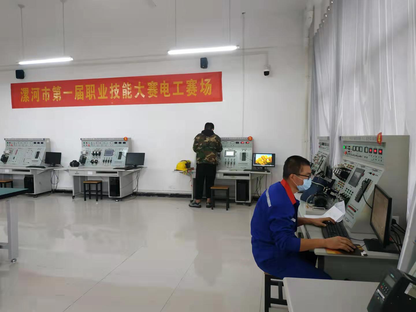 承辦漯河市第一屆職業(yè)技能大賽比賽現(xiàn)場(chǎng)(圖4)
