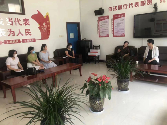 基礎(chǔ)教學(xué)部組織召開英語教學(xué)座談會