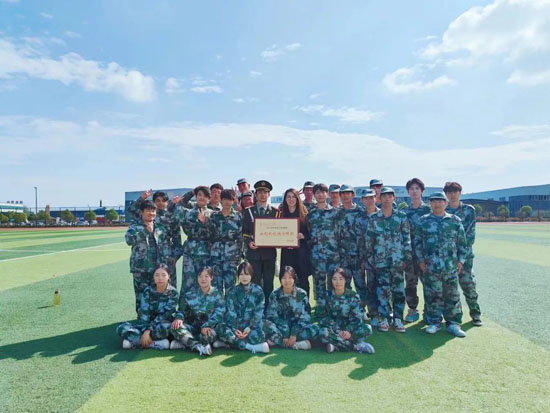 新生軍訓(xùn)結(jié)束23-09-29-1.jpg