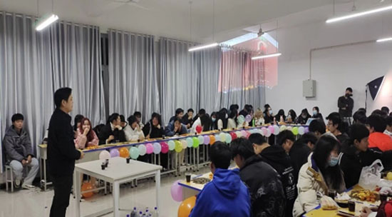 2022年影視后期專業(yè)組織學生歡度元旦22-01-02-1.jpg