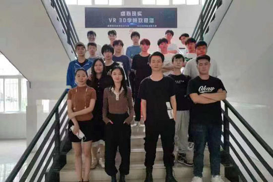 18級虛擬現(xiàn)實技術(shù)畢業(yè)季22-05-22-1.jpg