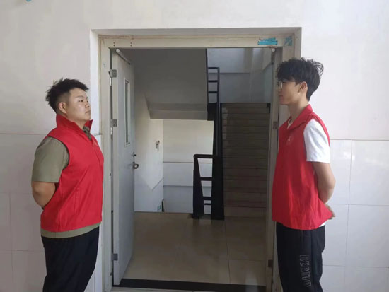 爭當(dāng)文明學(xué)生、共創(chuàng)和諧校園23-05-31-2.jpg